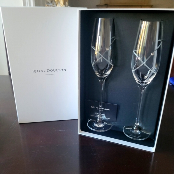 Royal Doulton Fluets, Brand New - Picture 1 of 1